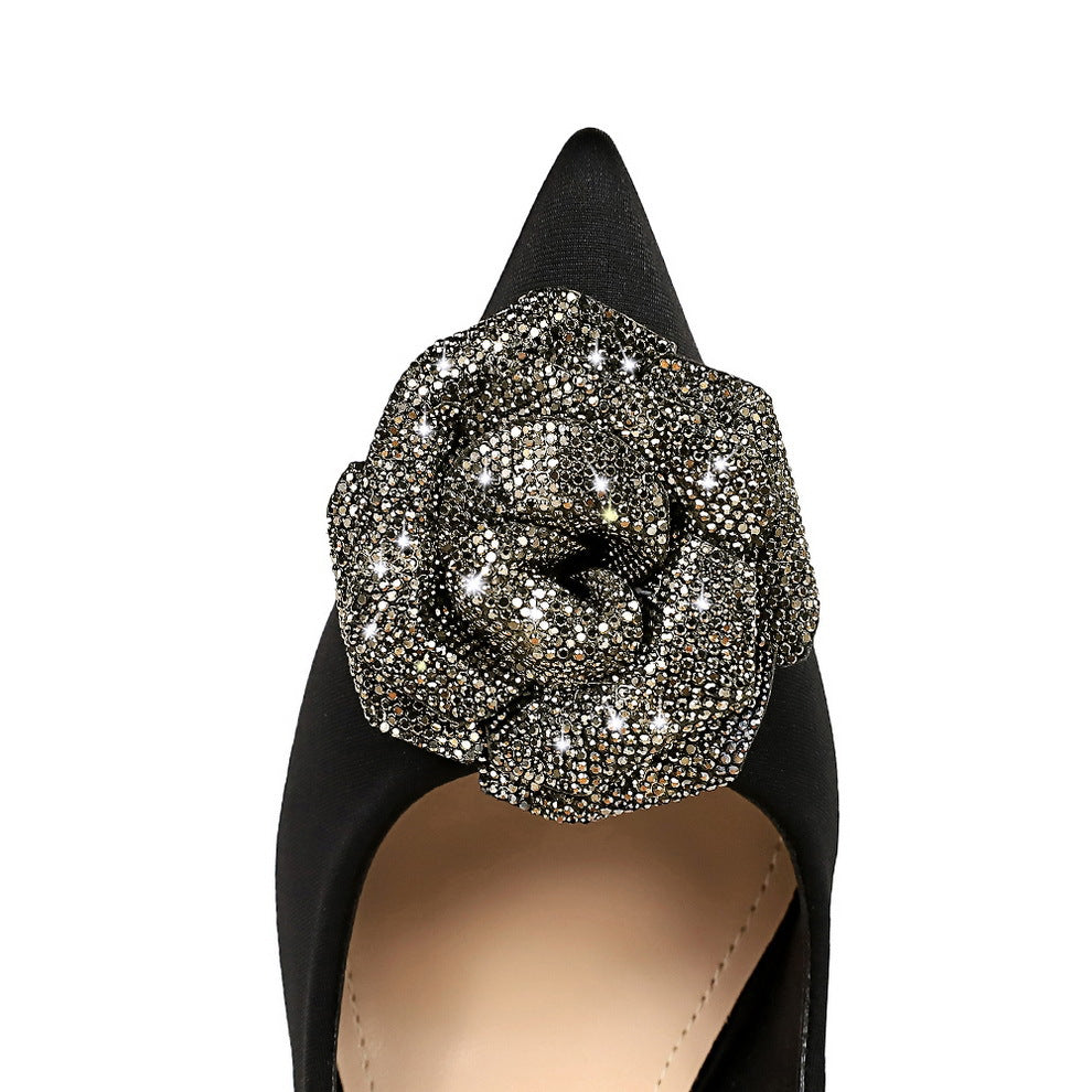 Escarpins en satin à fleurs en strass Gerbera