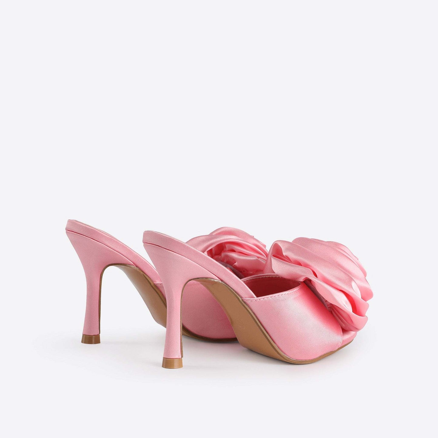 Sandales à fleurs en soie rose