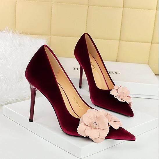 Escarpins à talons aiguilles en daim à fleurs Nepeta