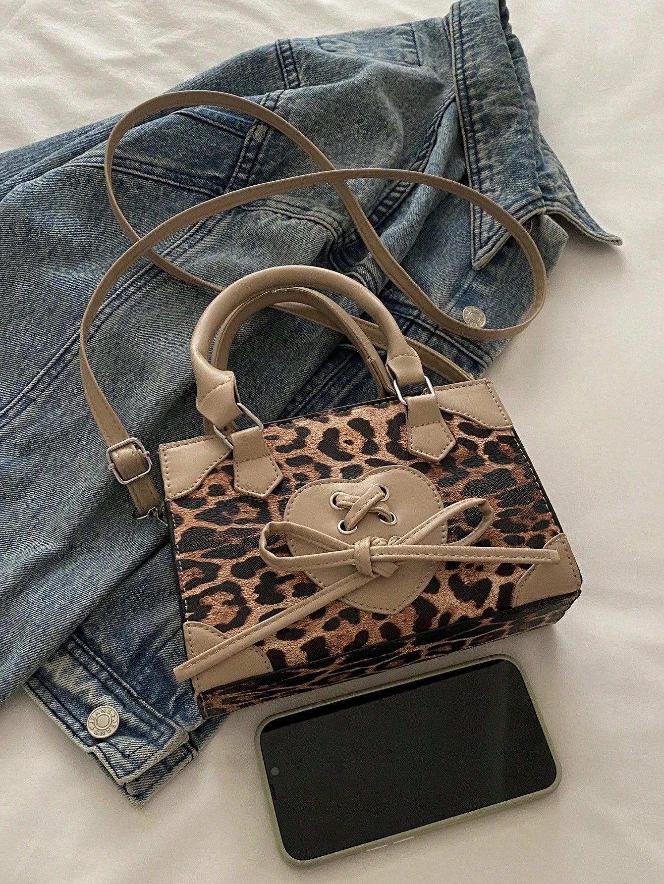 Penelope Vintage Minimalistische Umhängetasche mit Lychee-Hautstruktur