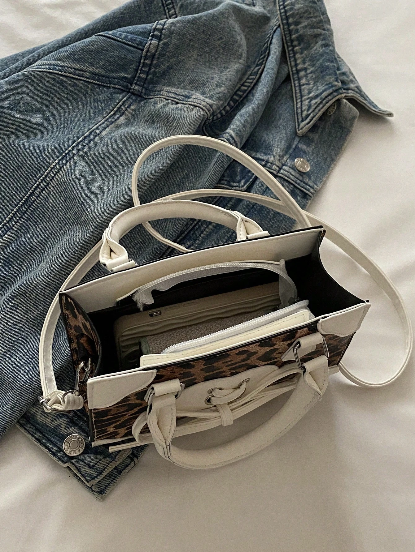 Penelope Vintage Minimalistische Umhängetasche mit Lychee-Hautstruktur
