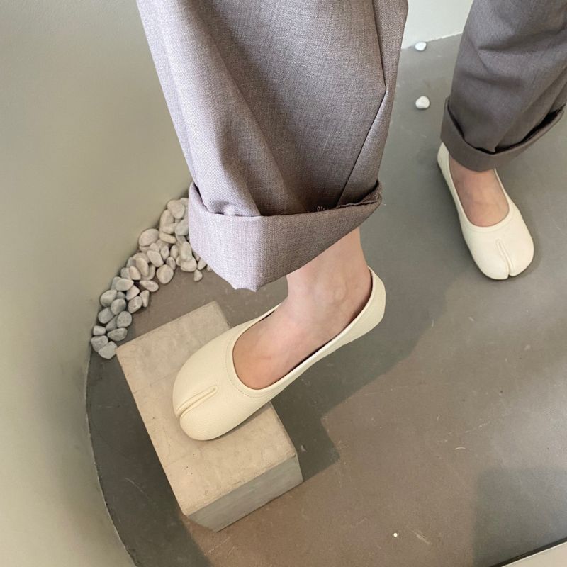 Lilac Flat Tabi Pumps