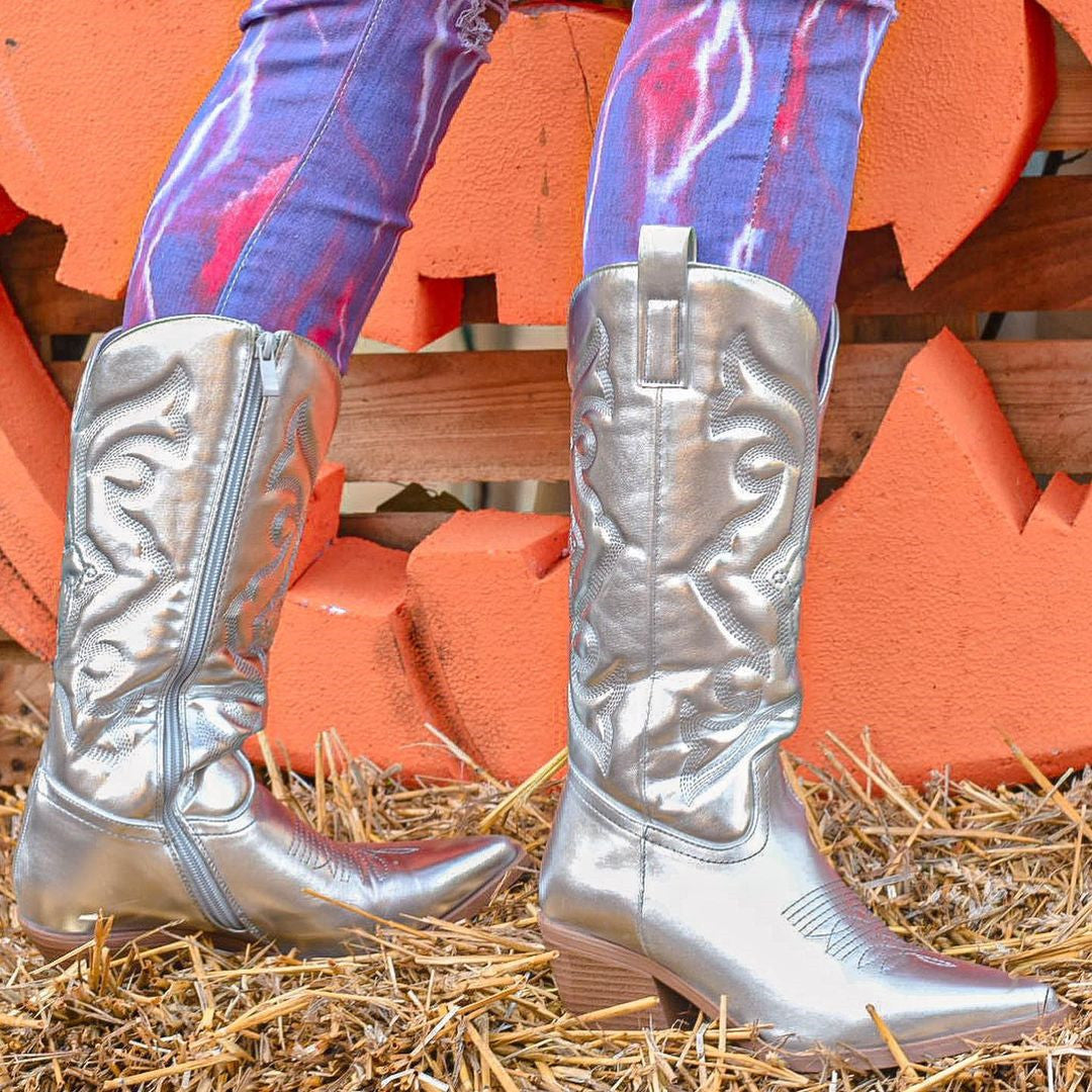 Gardenia Shiny Metallic Embroidery Boots