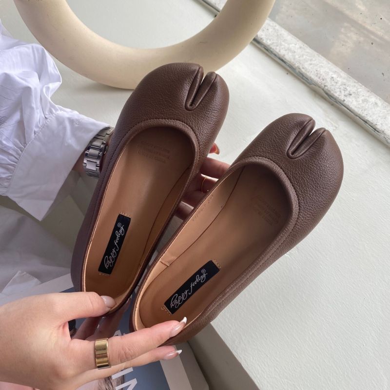 Lilac Flat Tabi Pumps