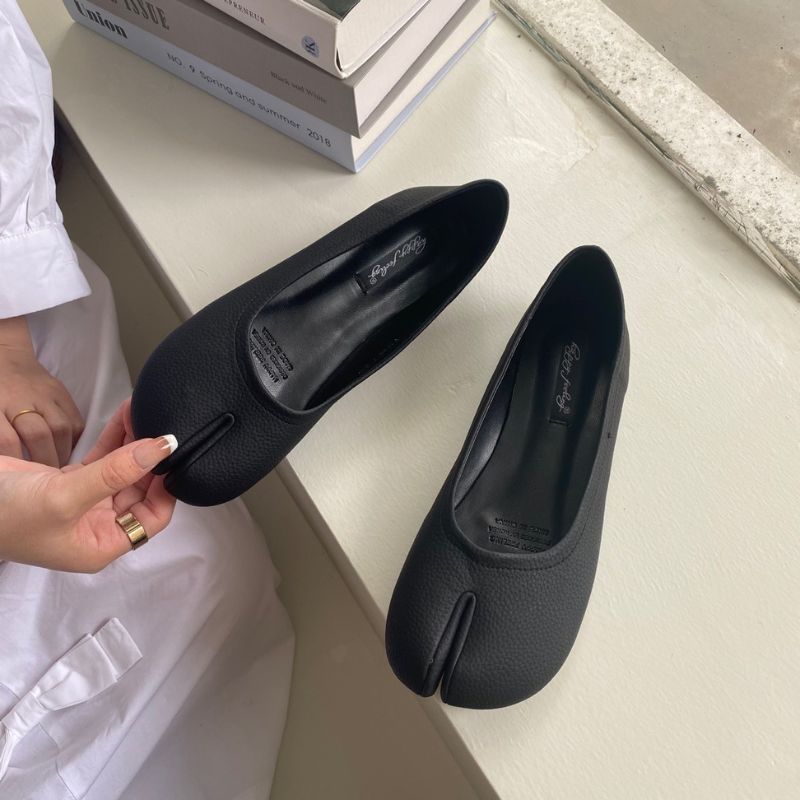 Lilac Flat Tabi Pumps