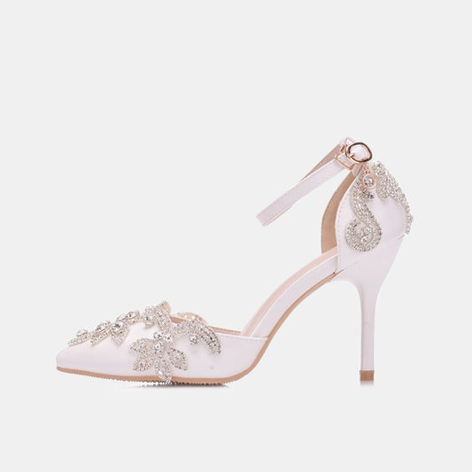 Talons hauts cloutés en strass et paillettes en cristal