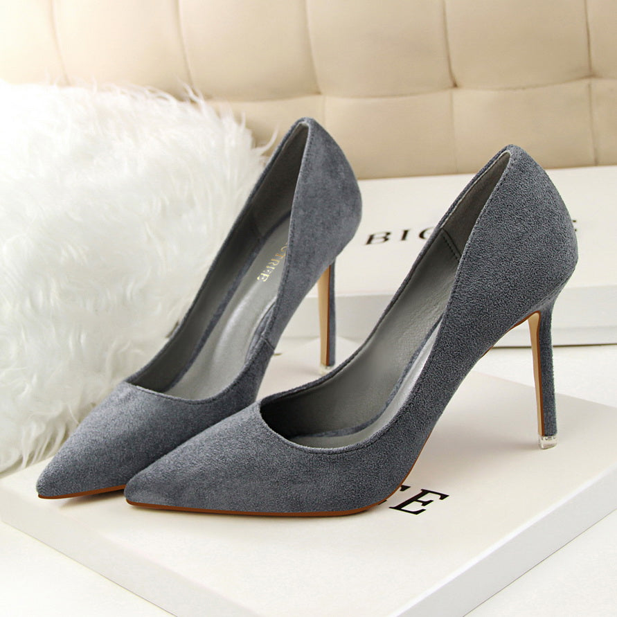 Escarpins à talons aiguilles en daim Pansy