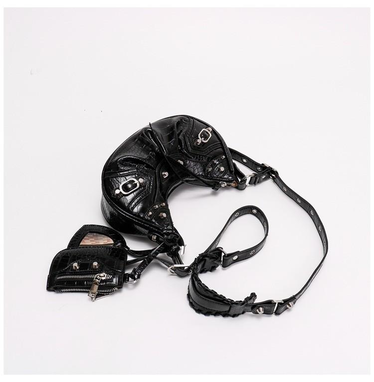 Sac hobo demi-lune en crocodile Freya