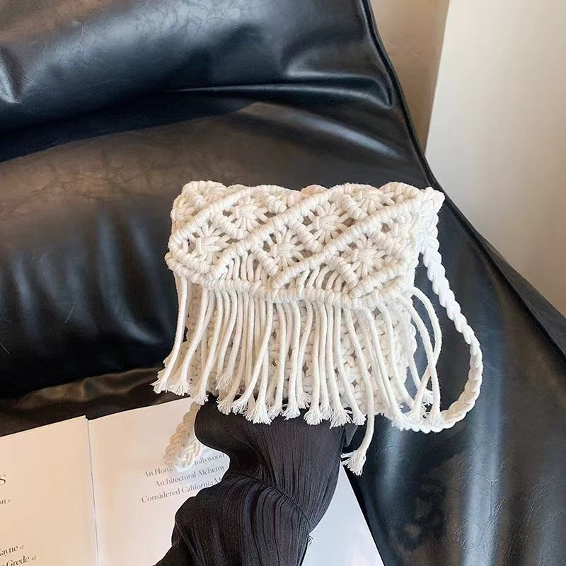 Lana Weave Fransentasche