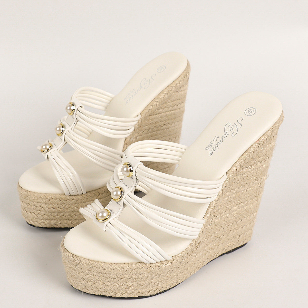 Erica Simple Straw Wedges