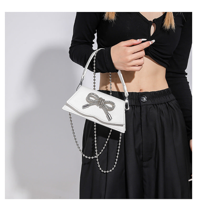 Mini sac à chaîne Aurora avec nœud en strass