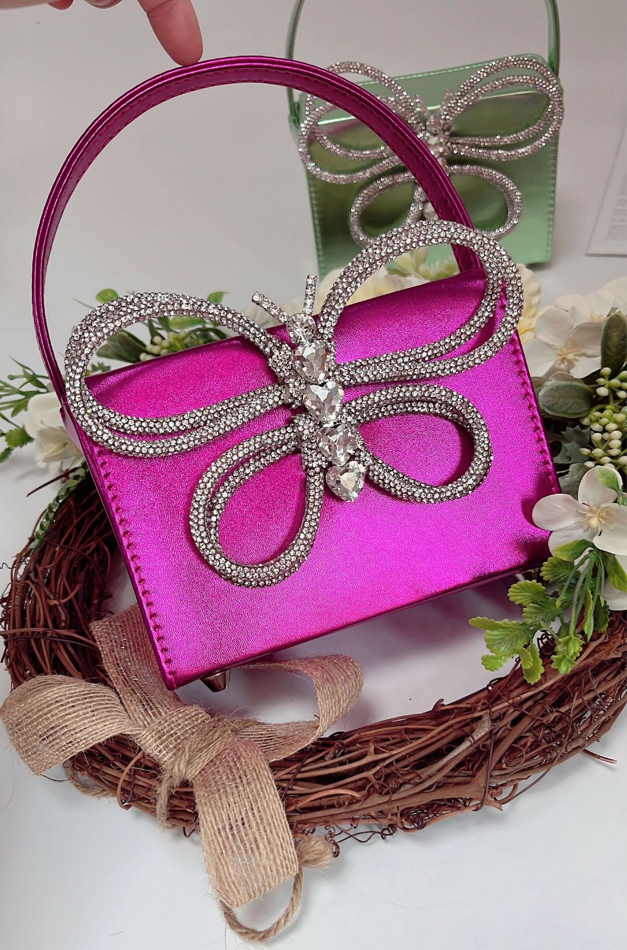 Charlotte Butterfly Mini-Boxtasche mit Strasssteinen