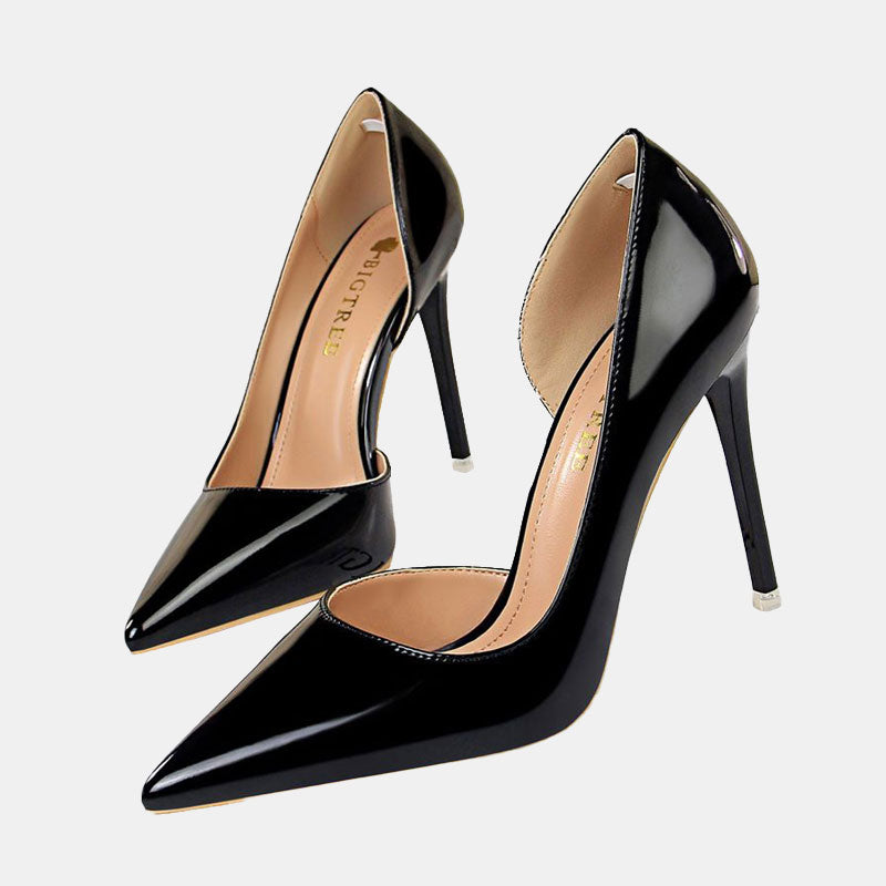 Fressia Classic Cut-out Pumps