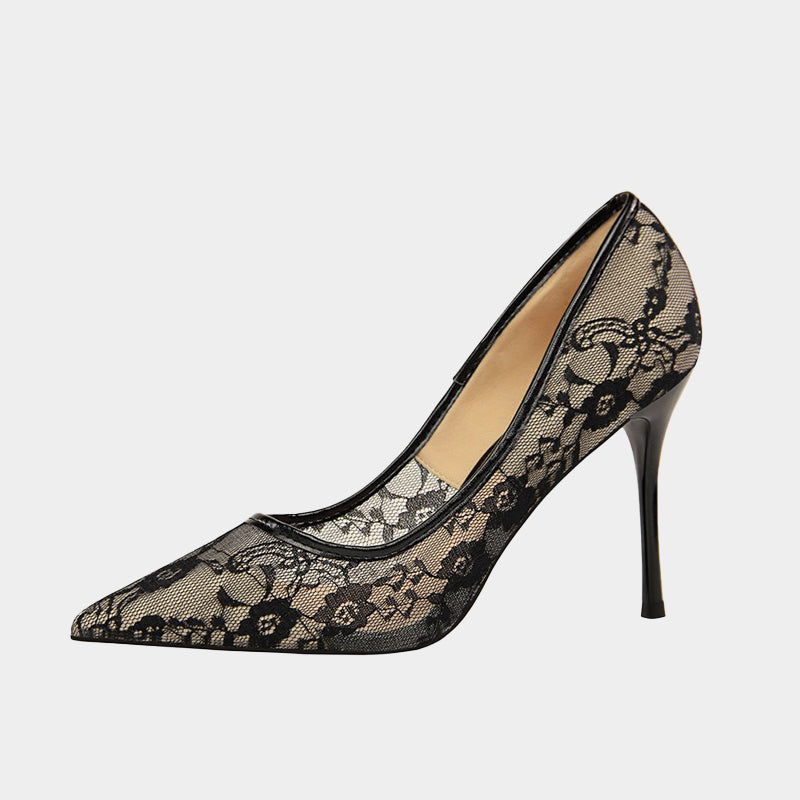 Viola Lace Pumps