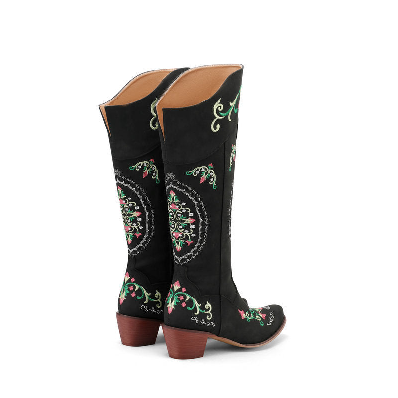 Bottes de cowboy à blocs de couleurs et fleurs de marguerite