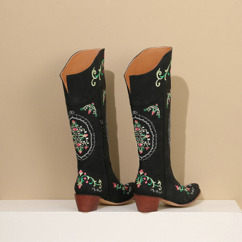 Bottes de cowboy à blocs de couleurs et fleurs de marguerite