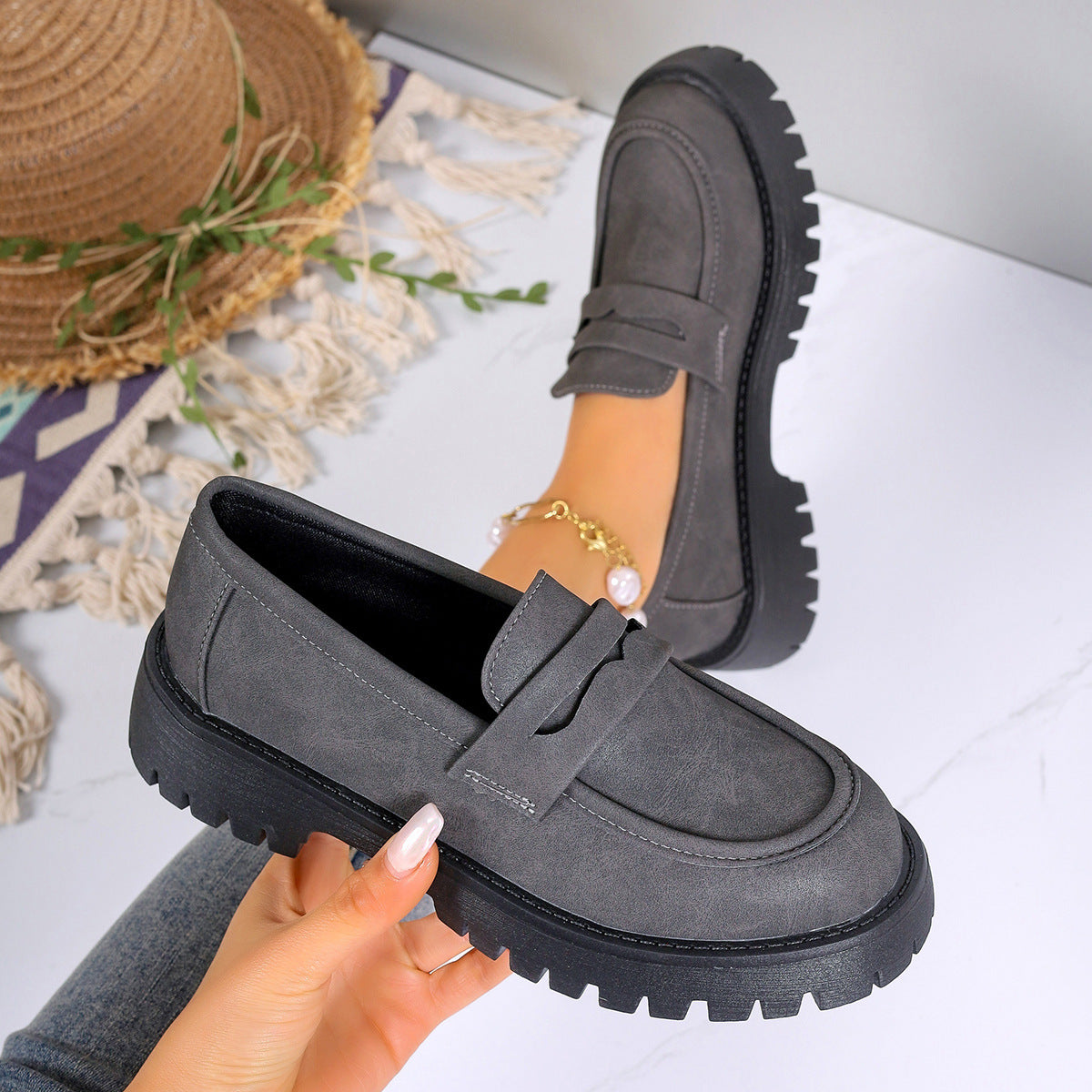 Gerbera Solid Color Loafers