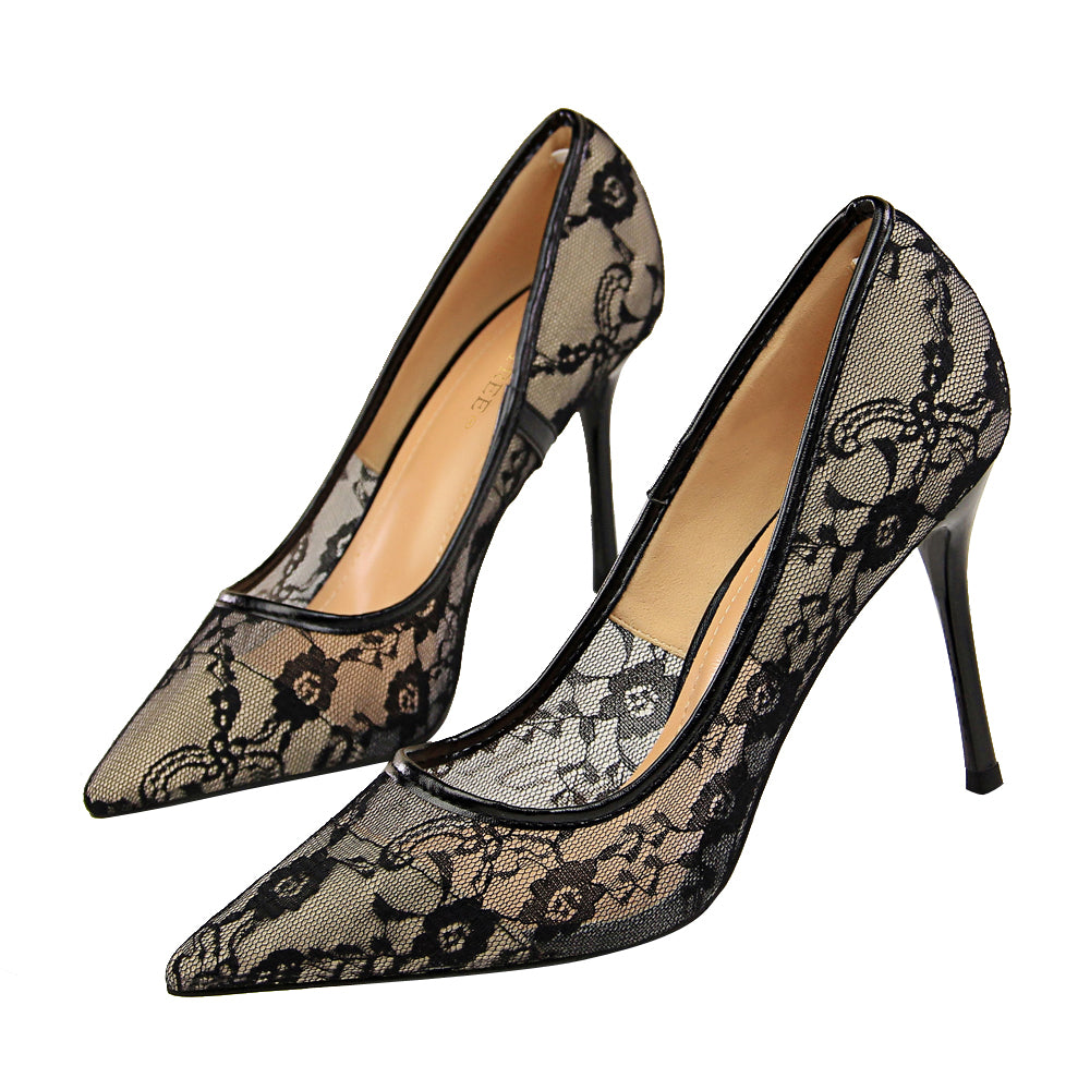 Viola Lace Pumps