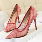 Viola Lace Pumps