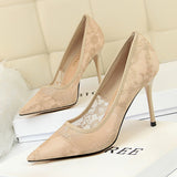 Viola Lace Pumps